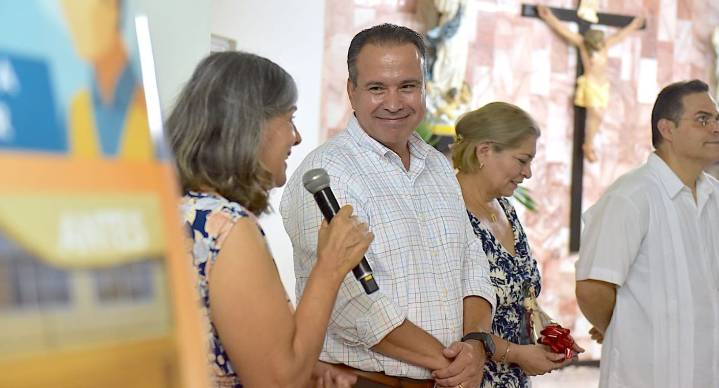 Entrega ‘Toño’ Astiazarán, Centro Divino Salvador a Vecinos de colonia Ley 57 en Hermosillo; obra formó parte de presupuesto CRECES
