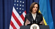 El regreso de Kamala Harris: La excandidata presidencial demócrata se desmarca de Biden durante la promoción de su libro