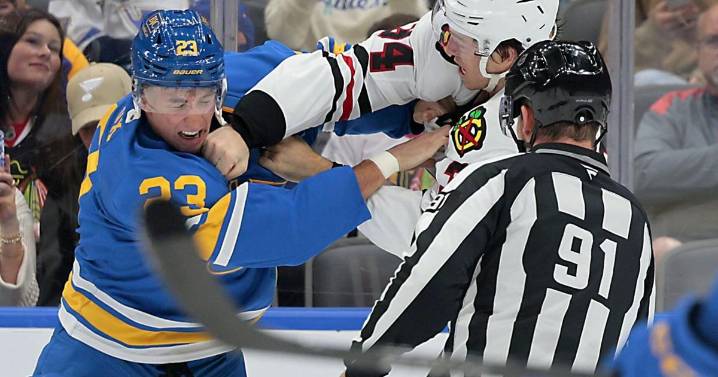 Blues lose preseason game 4-2 to Blackhawks on late controversial goal