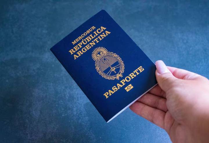 Emitieron miles de pasaportes argentinos con fallas que impiden viajar: piden que los devuelvan