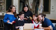 Generación Z alcanza poder adquisitivo de US$9.8 billones en el 2025 y se proyecta que supere los US$12.8 billones al 2030 l Generación Z l Últimas