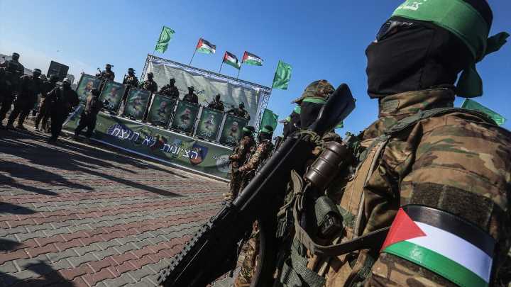 Hamás publica un vídeo con otros dos rehenes israelíes cautivos en la Franja de Gaza