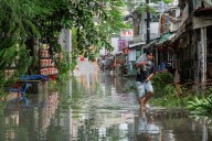 Super Typhoon Ragasa tears through Hong Kong and South China