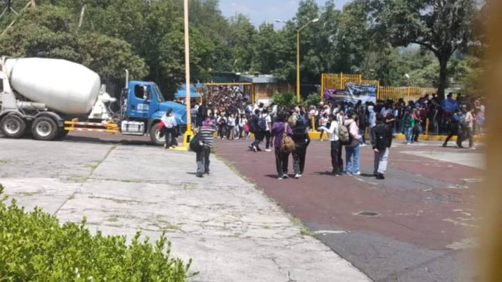 Apuñalan y matan a estudiante en CCH Sur, desalojan y suspenden clases