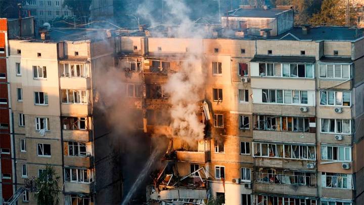 Rusia lanzó un ataque aéreo masivo sobre Kiev: al menos cuatro muertos y decenas de heridos