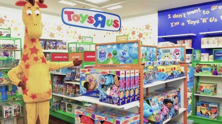 Toys 'R' Us opens at Grapevine Mills