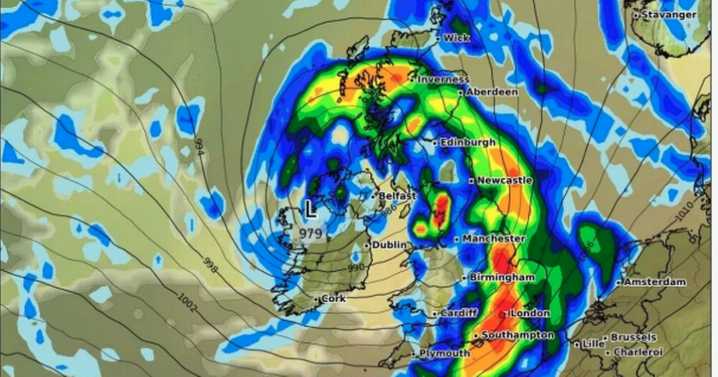 Exact date 600-mile downpour set to engulf UK with 'heavy rain' expected everywhere