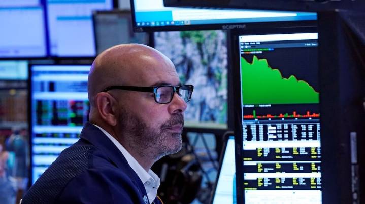 En medio de la tensión financiera el riesgo país se acerca a los 900 puntos, la cifra más alta en los últimos cinco meses