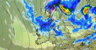 Shock SNOW forecast with '4cm per hour' flurries as maps reveal exact date
