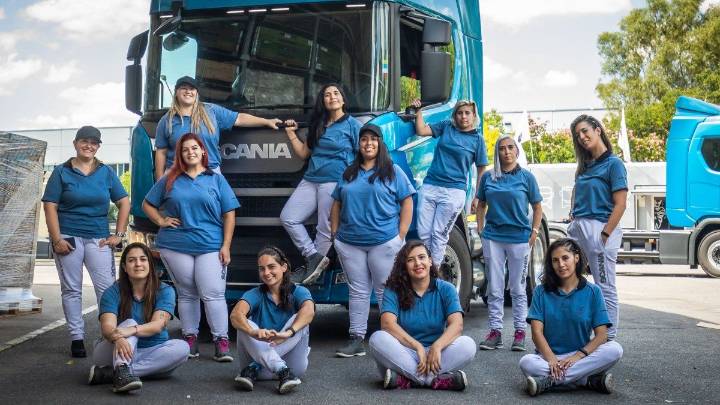 "Conductoras": la "Universidad del Transporte" que busca reducir la brecha de género