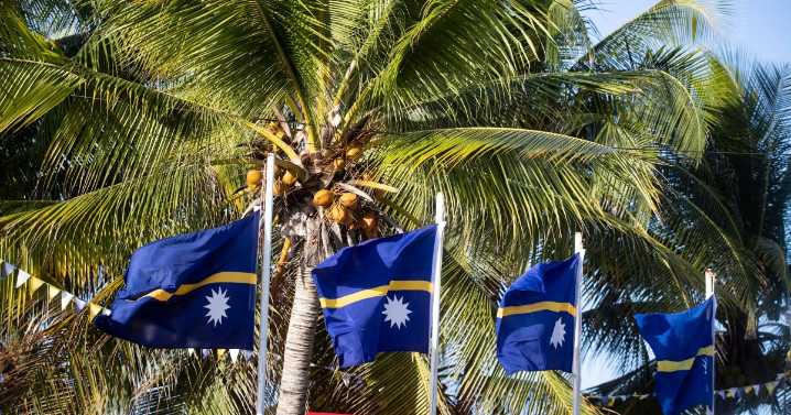 Australia to send hundreds to Nauru in $1.6bn migrant resettlement deal