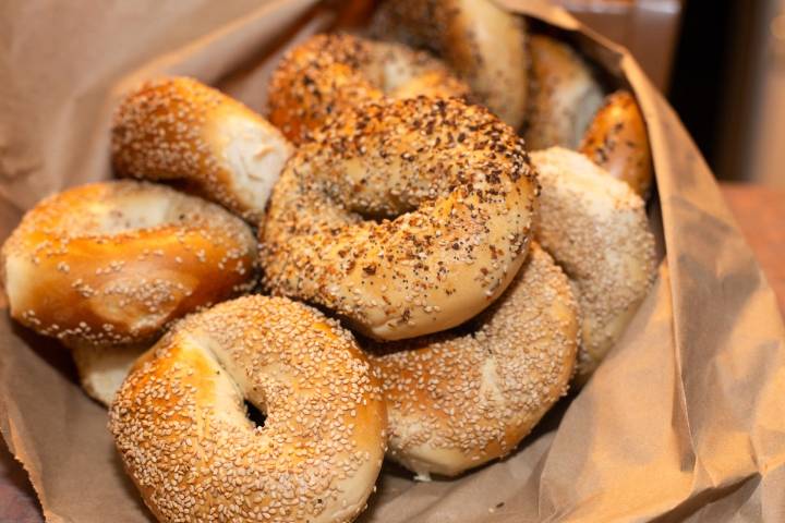De Nueva York al Mundo: Los mejores chefs del planeta se enfrentan en el BagelFest 2025 en noviembre
