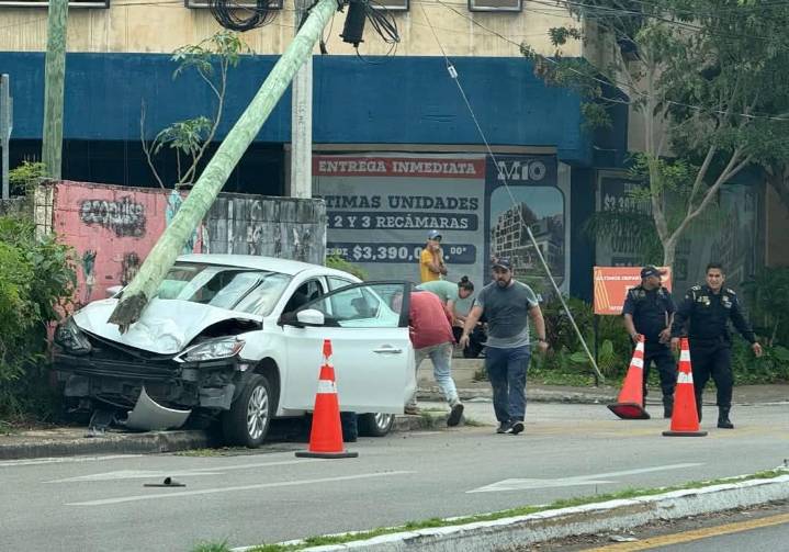 Mérida: mujer es atropellada mientras esperaba el autobús
