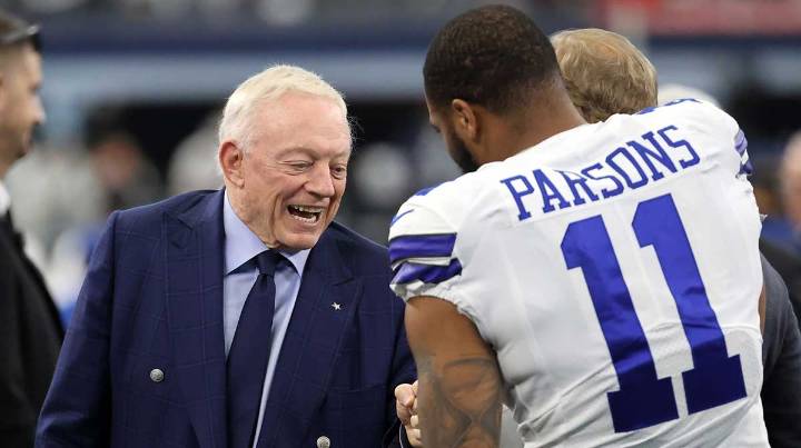 Packers’ Micah Parsons is loving 3-word Jerry Jones chant after TNF win