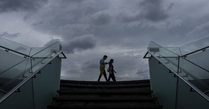 Typhoon Ragasa: Storm nears Hong Kong, schools closed
