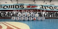 Video: la bandera especial para Messi y el cotillón que preparó la barra de River para el partido de la Selección