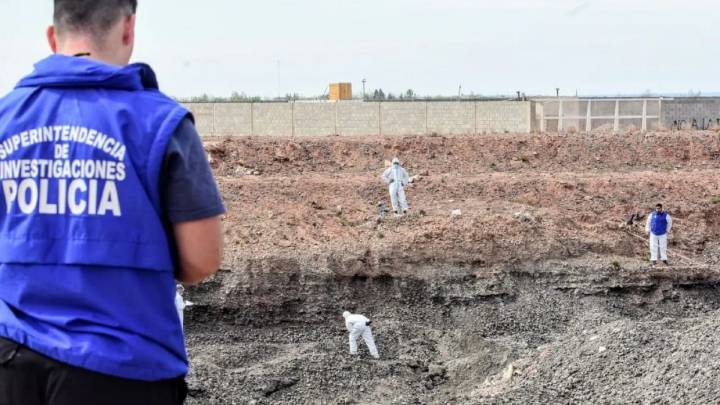 Hallaron el cuerpo de una mujer en una cantera de la meseta de Neuquén y todavía no pudo ser identificado