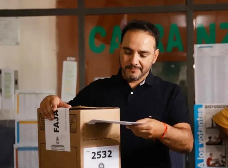 Corrientes: gana el radical Valdés en primera vuelta y el candidato de Milei apenas llega al cuarto lugar