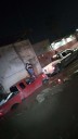 Apoyan policías municipales a ciudadanos durante la lluvia de ayer