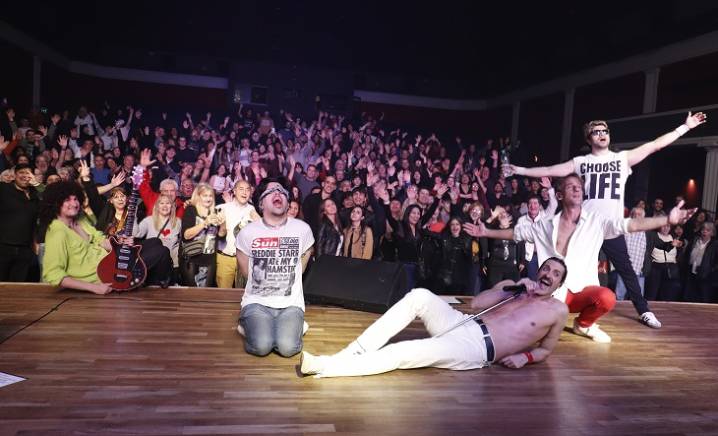 Experiencia Queen homenajeó fielmente a “La Reina” en el Teatro Universidad