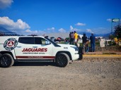 Dos lesionados tras caer a una fosa en panteón de Santa Catarina