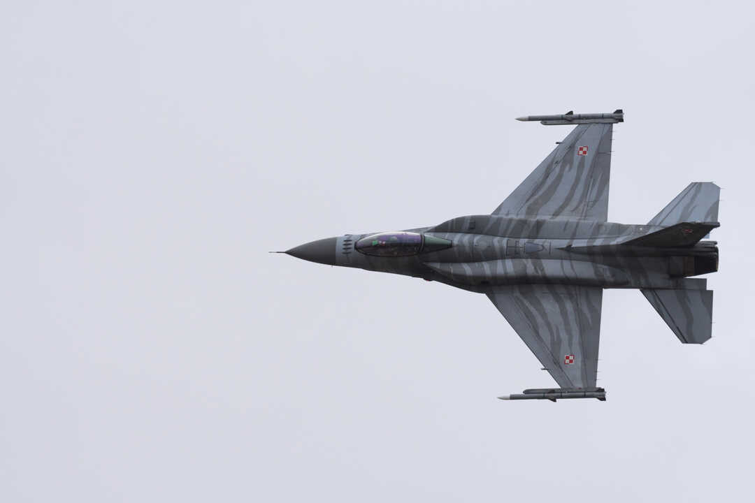 Polonia bloquea temporalmente su espacio aéreo y lanza maniobras aéreas ante posibles ataques rusos