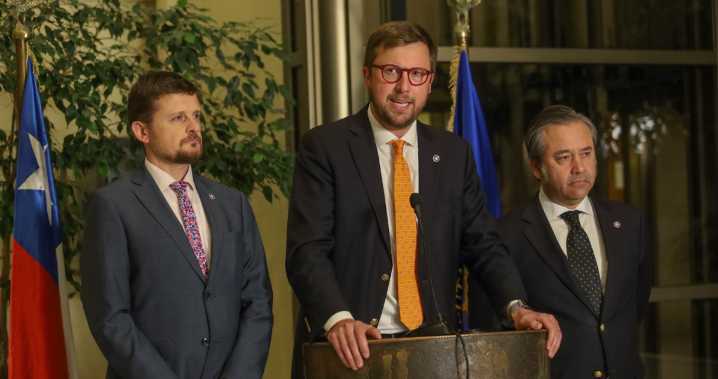 Republicanos tras aprobación de multa al voto obligatorio: "Es el resultado de un proceso de chantaje"