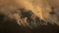El incendio en Carballeda de Valdeorras (Ourense) mantiene en alerta a los equipos de extinción tras quemar 700 hectáreas
