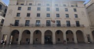 Juzgan a un doctora y un empresario acusados de estafar a 40 pacientes medulares con un tratamiento no autorizado