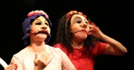 Cartelera de obras en el Teatro Azares