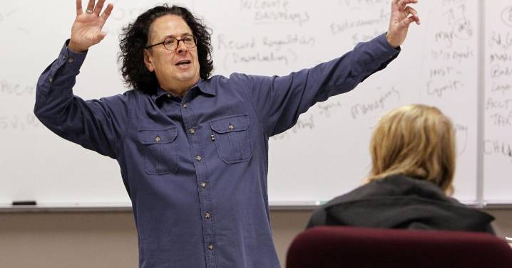 Mark Volman, who co-founded The Turtles and performed with Flo & Eddie, has died at 78