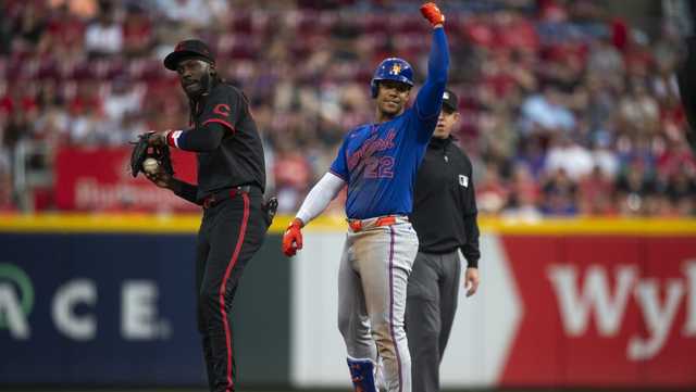 Reds fall below .500, marking team's first losing record since early June