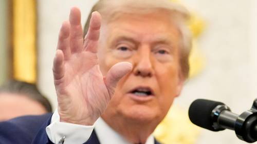 Donald Trump no puede usar Ley de Enemigos Extranjeros para deportar a pandilleros venezolanos, dice corte