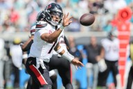 Deadspin | Texans' DeMeco Ryans on 0-3 start: 'It's not about being close'