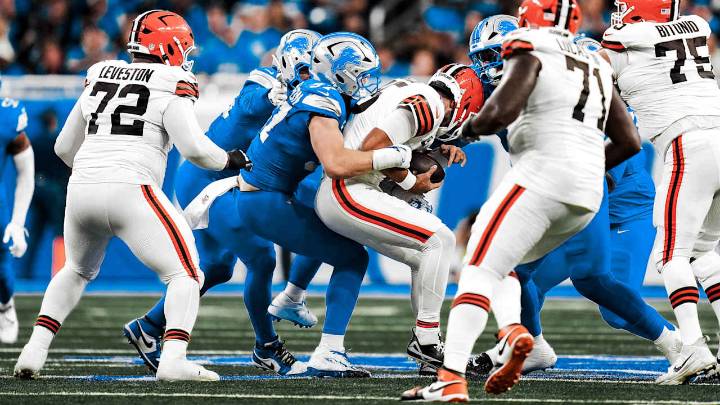 FOUR DOWNS: Defense sets the tone in Lions' win over Browns