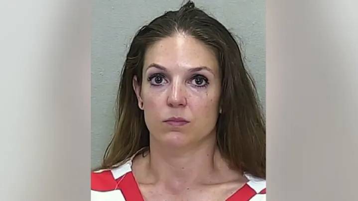 Enfermera de Florida condenada a dos años de prisión por abuso a su hijastro adolescente