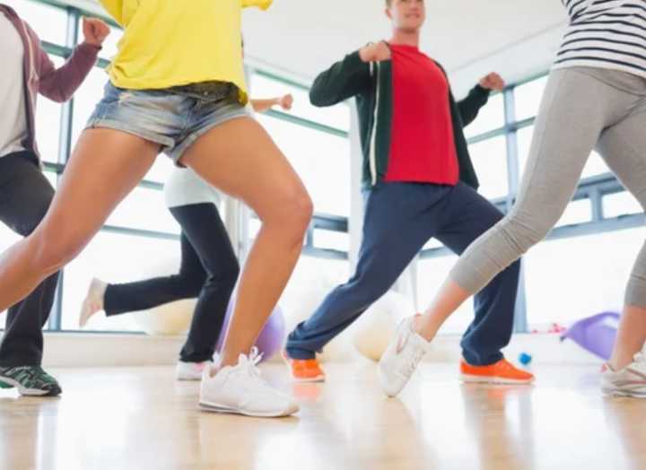 Mueve tu cuerpo, clases gratis de zumba en Charlotte