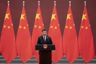 Xi Jinping elevó la tensión con Occidente y advirtió que el mundo debe elegir entre ‘paz o guerra’