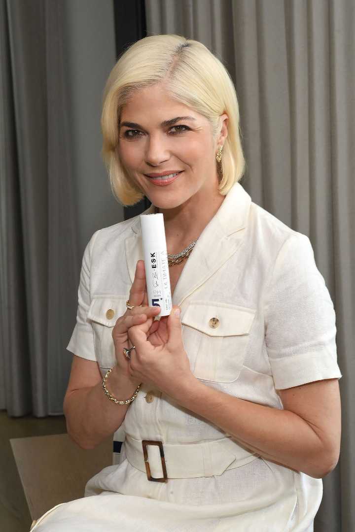 Selma Blair Reacts Perfectly to Her Teenage Son Watching 'Cruel Intentions'