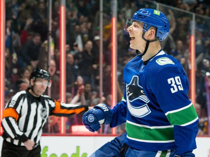 Canucks: Why this is the year to pass on professional tryouts