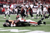 Deadspin | Falcons unclear of severity of WR Drake London (shoulder) injury