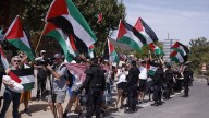 Manifestantes propalestinos intentaron cortar la Vuelta a su paso por la sierra madrileña