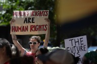 How student abortion rights activists reshaped Illinois state law