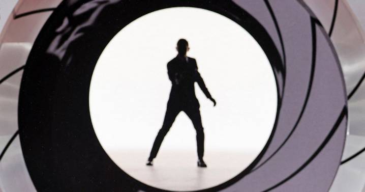 MI5 wants spies to 'blend into the background' instead of being like James Bond
