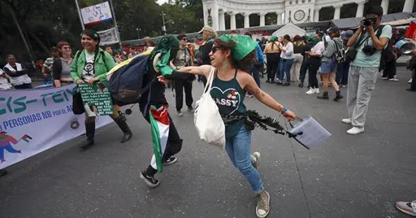 Persiste la lucha por aborto legal