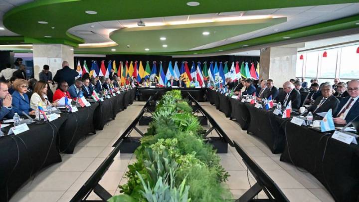 La CELAC convoca a una reunión de urgencia por despliegue militar de EE.UU. en el Caribe