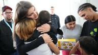 Regresan al país tres niños retenidos ilegalmente en Estados Unidos