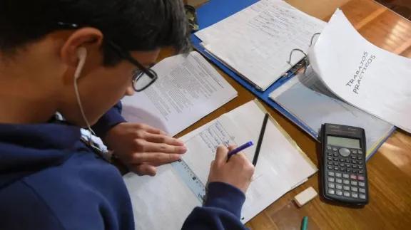 Secundaria: de cada 100 misioneros, sólo 4 la termina en tiempo y forma