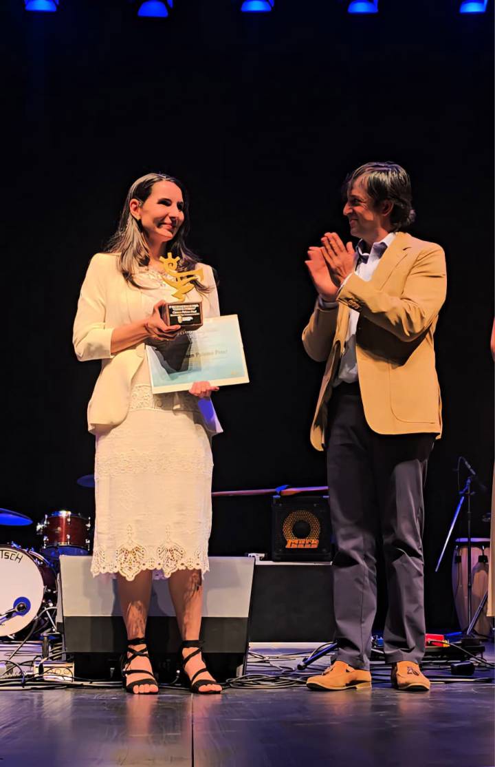 Carmen Palomo Pinel recibe la cuarta edición del Premio Nacional de Poesía 'Ciudad de Churriana'