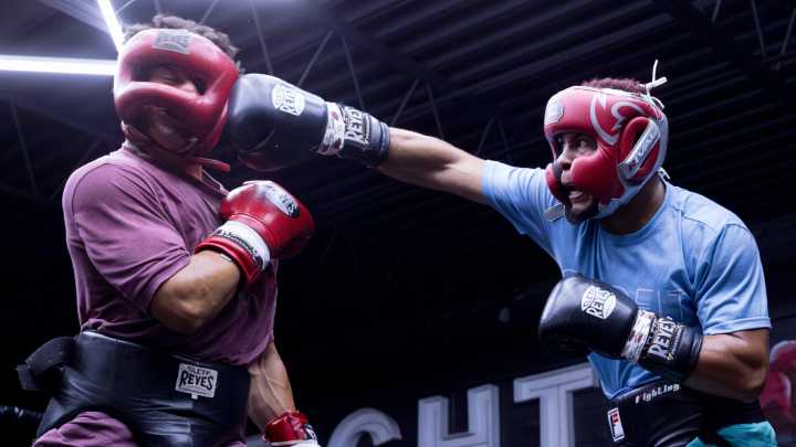 El Paso boxer Raiko Santana to fight on Canelo undercard in Las Vegas